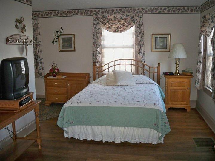 Grapevine House Hotel Winesburg Habitación foto